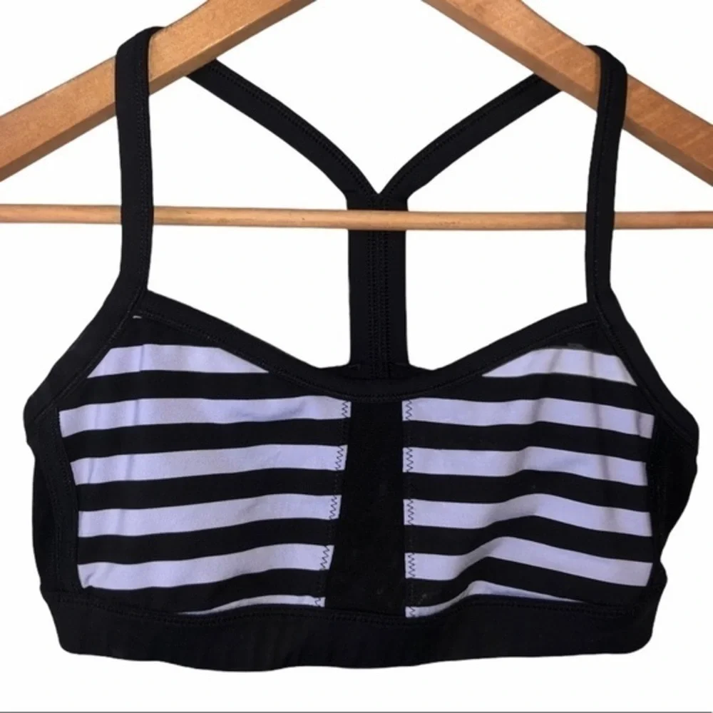 Lululemon sports bra size 8